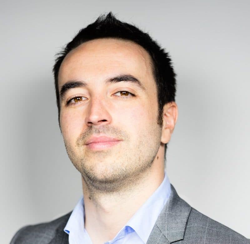 Álvaro Vicente es investigador del Real Instituto Elcano, y del Departamento de Derecho Público I y Ciencia Política de la URJC